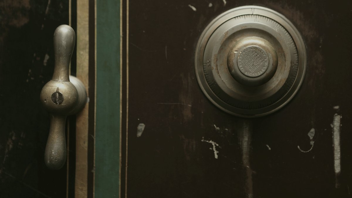 Small steel quick-access safe